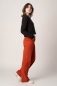 Preview: Lange Damenhose mit weitem Bein in Orange-Rot Ansicht rechte Seite