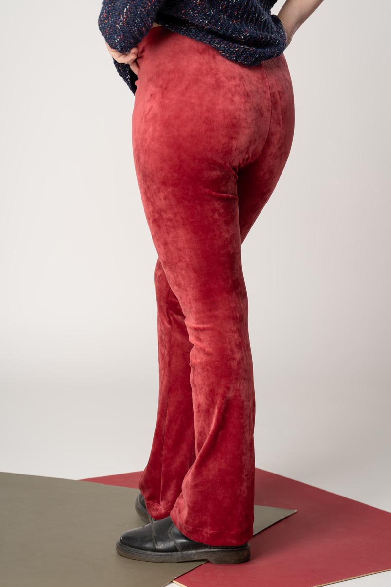Bootcut Leggings für Damen in Rot aus Samt - fair & made in eu