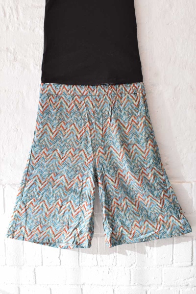 Knielanger Hosenrock für Damen aus Viskose mit buntem Zickzack-Muster